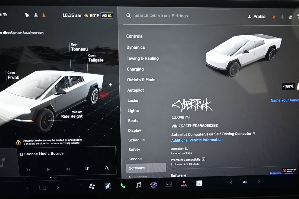 Used 2024 Tesla Cybertruck AWD Crew Cab image 17