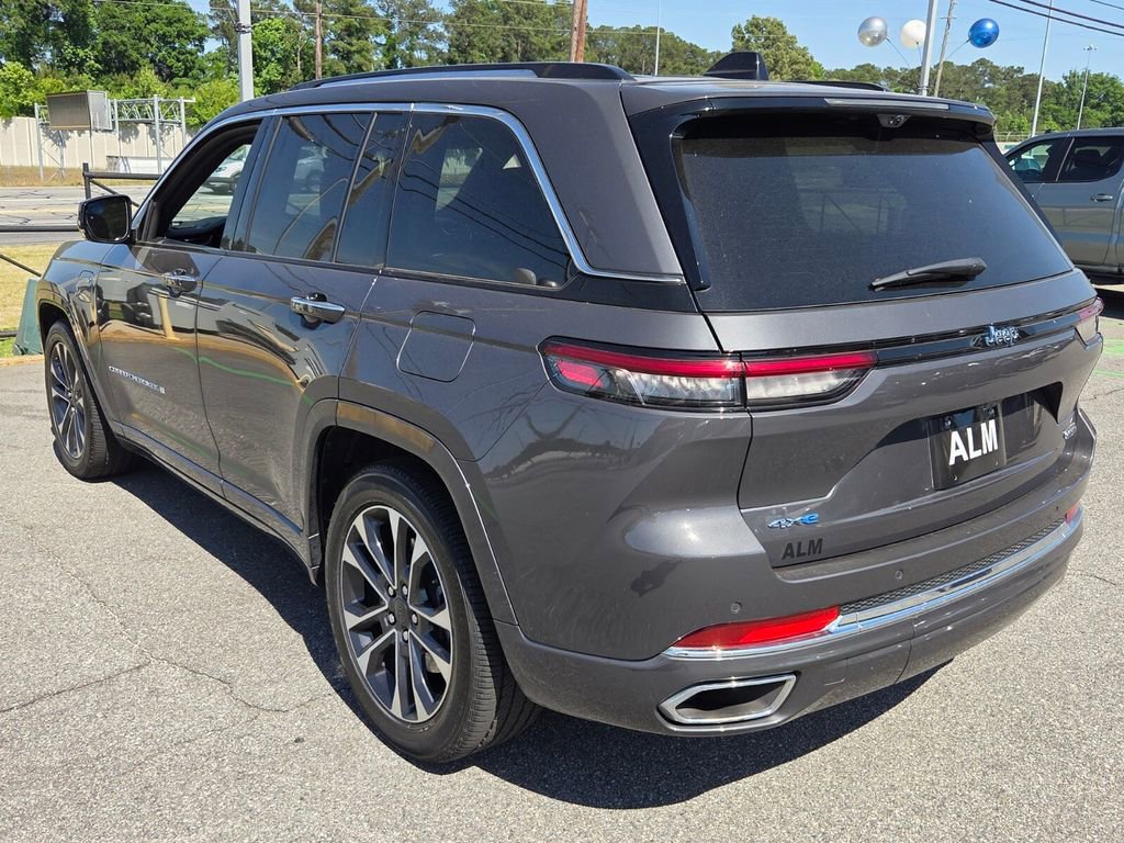 Used 2023 Jeep Grand Cherokee Overland w/ Luxury Tech Group IV AWD/4WD image 10
