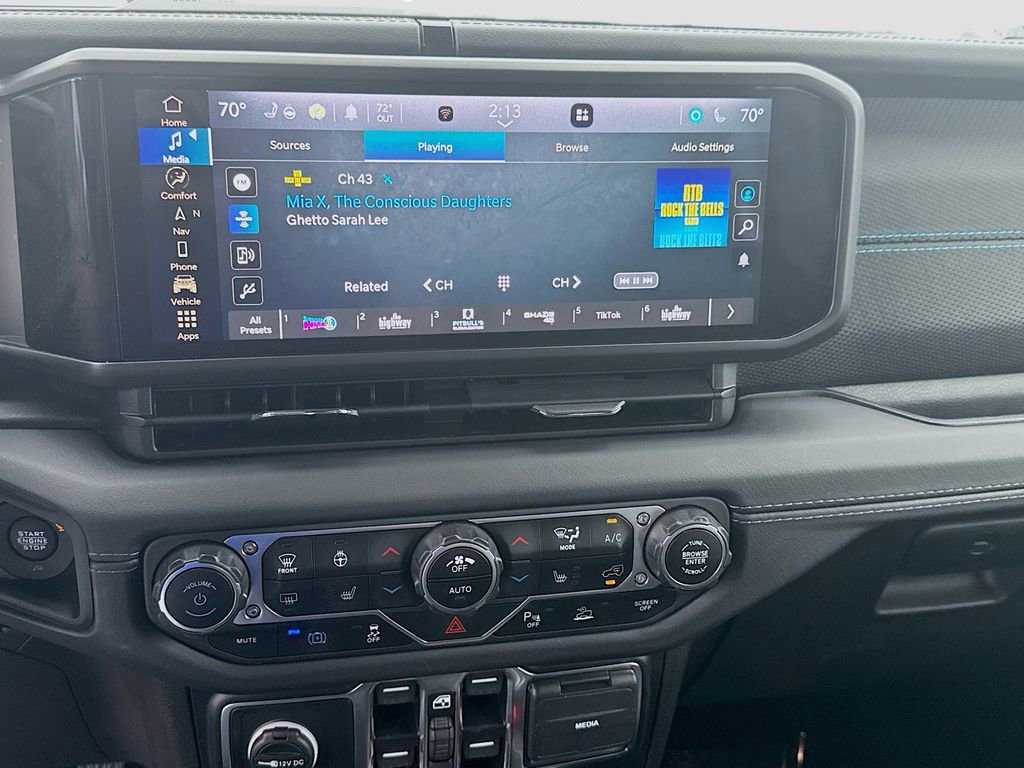 Used 2024 Jeep Wrangler Unlimited Rubicon 4xe image 10