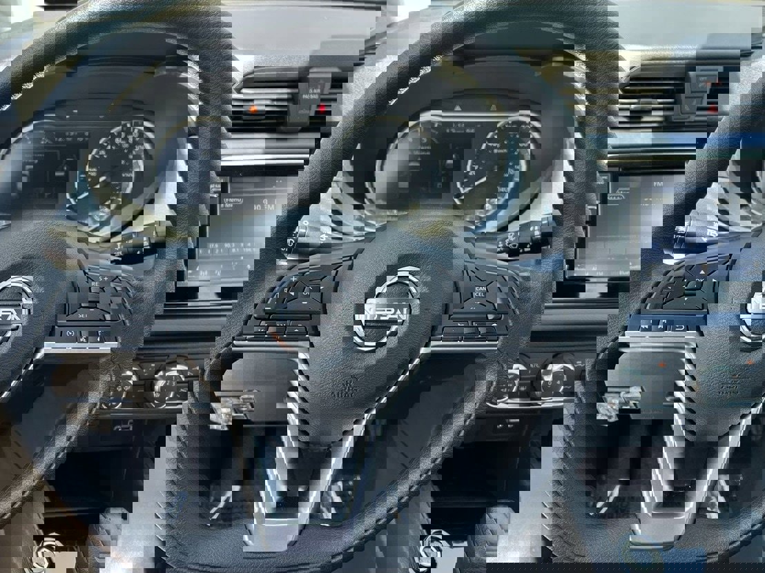 New 2025 Nissan Versa SV image 28