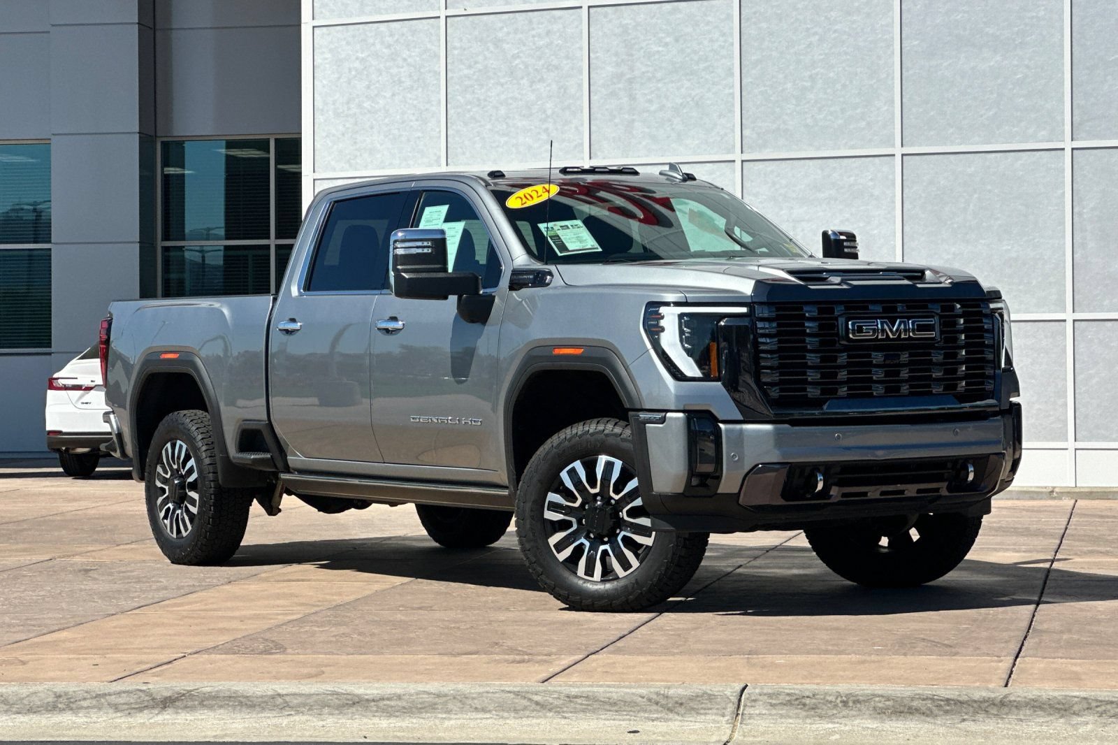 Used 2024 GMC Sierra 2500 Denali Ultimate w/ Max Trailering Package AWD/4WD video 2