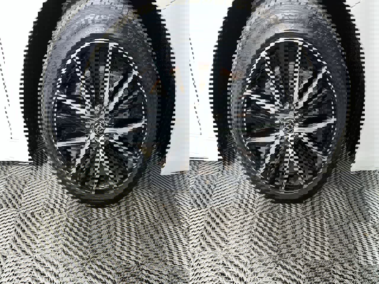 Used 2023 Toyota Camry SE image 10