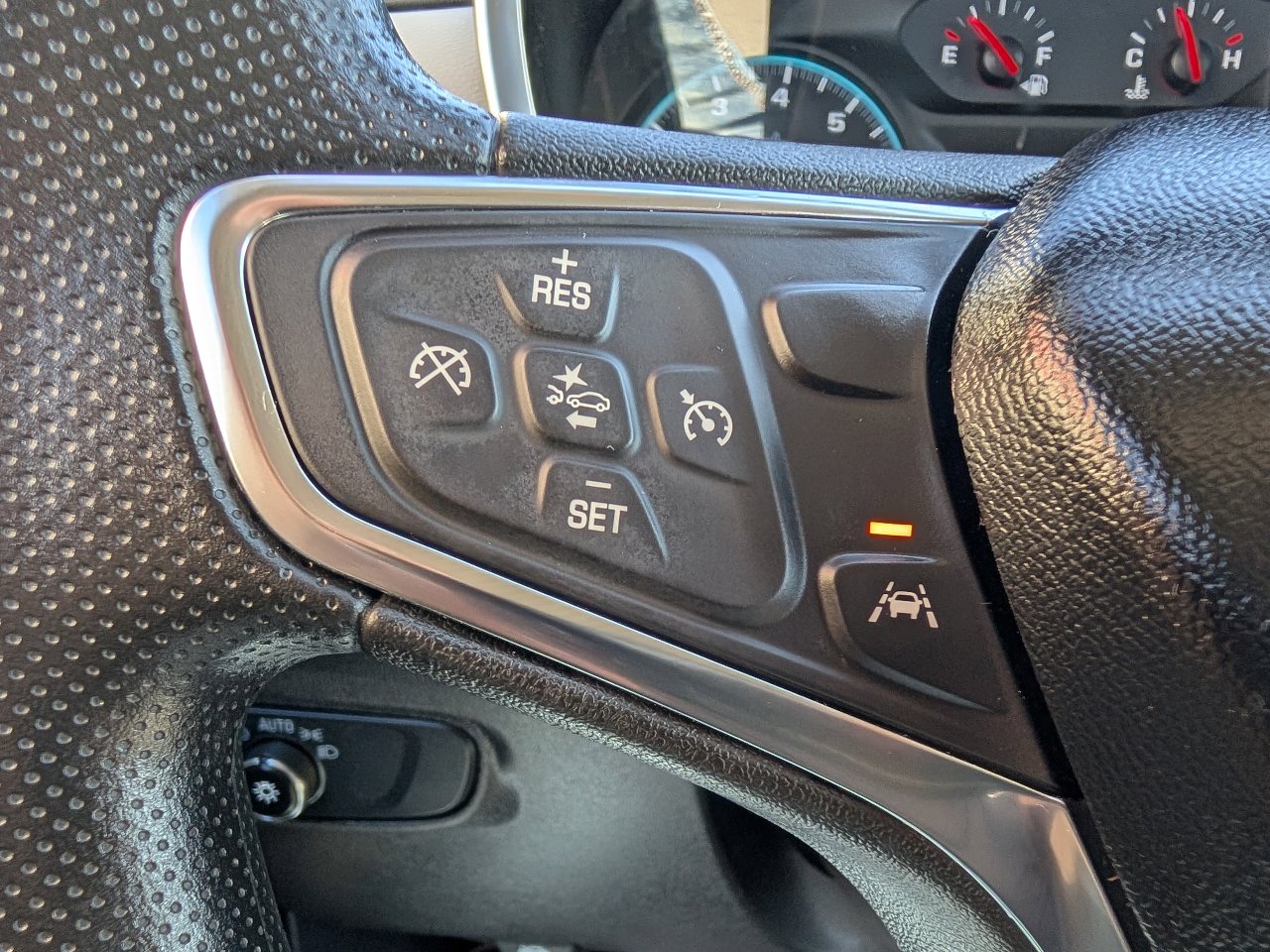 Used 2021 Chevrolet Equinox LS image 18