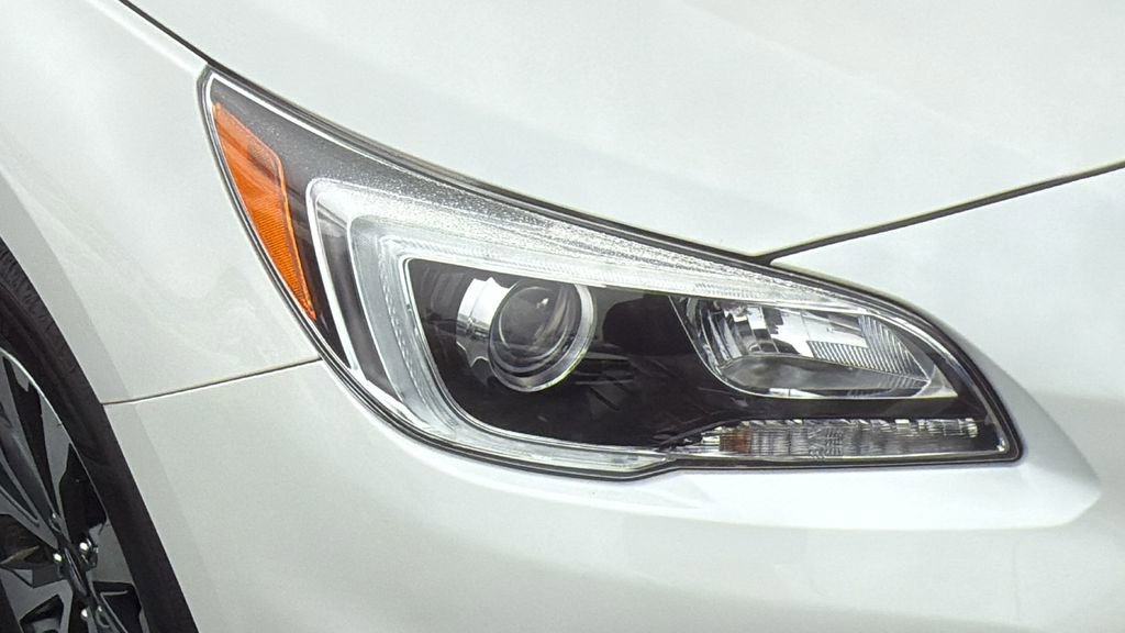 Used 2017 Subaru Outback 2.5i Limited AWD/4WD image 8
