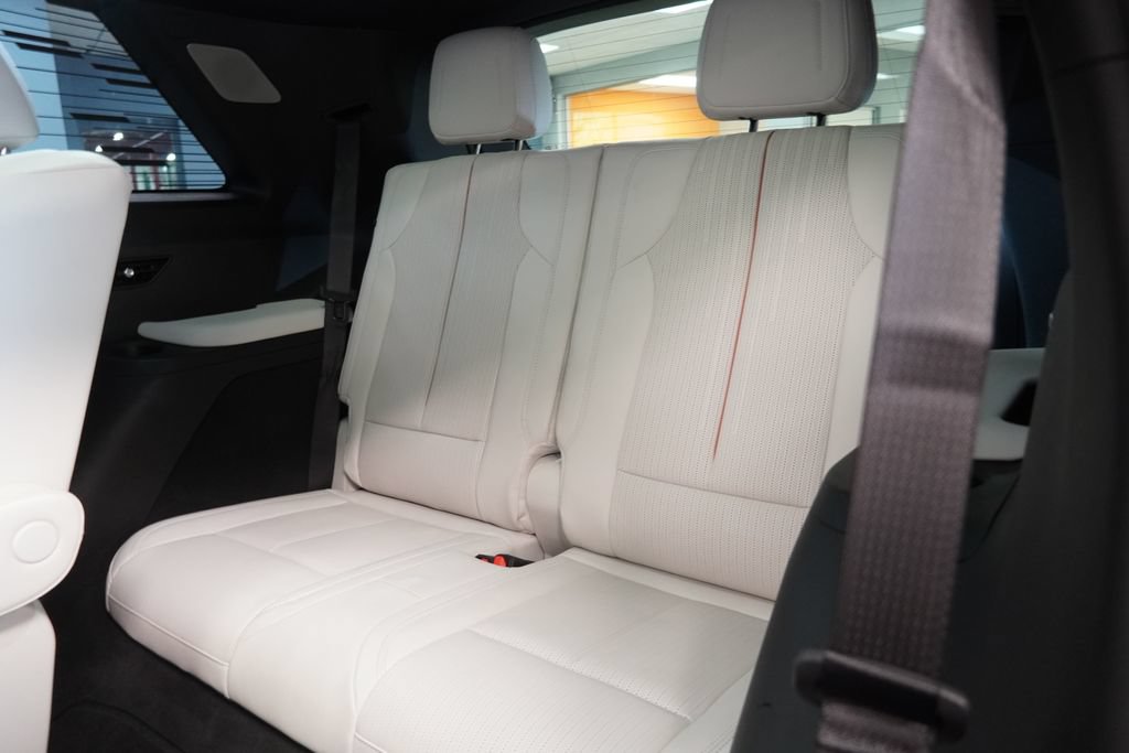Used 2026 Cadillac Vistiq Sport AWD/4WD image 30
