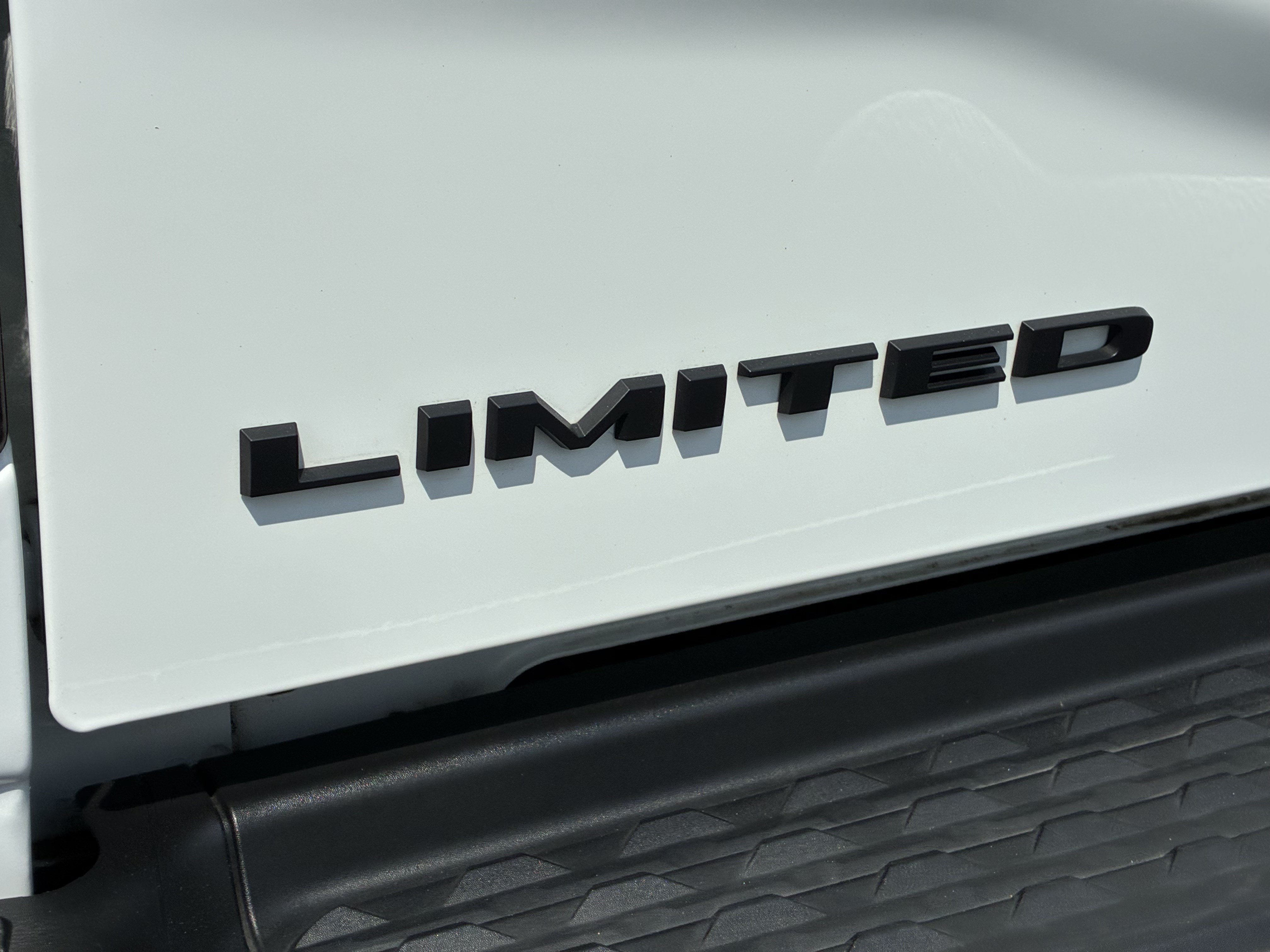 Used 2023 RAM 2500 Limited w/ Night Edition AWD/4WD image 13
