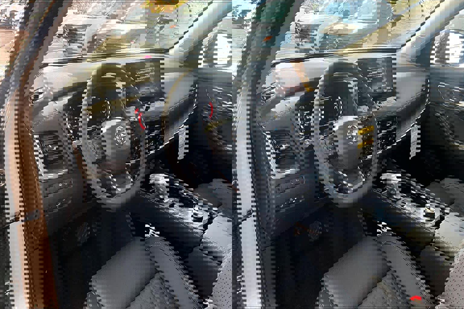 New 2026 Nissan Rogue Platinum image 10