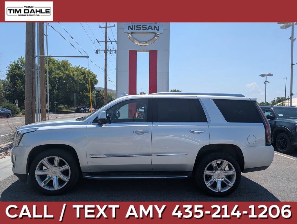 Used 2015 Cadillac Escalade Luxury AWD/4WD image 1