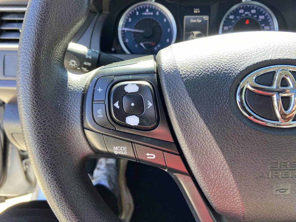 Used 2017 Toyota Camry LE image 34