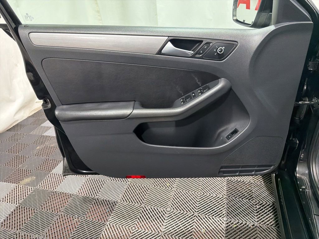 Used 2014 Volkswagen Jetta TDI FWD image 21
