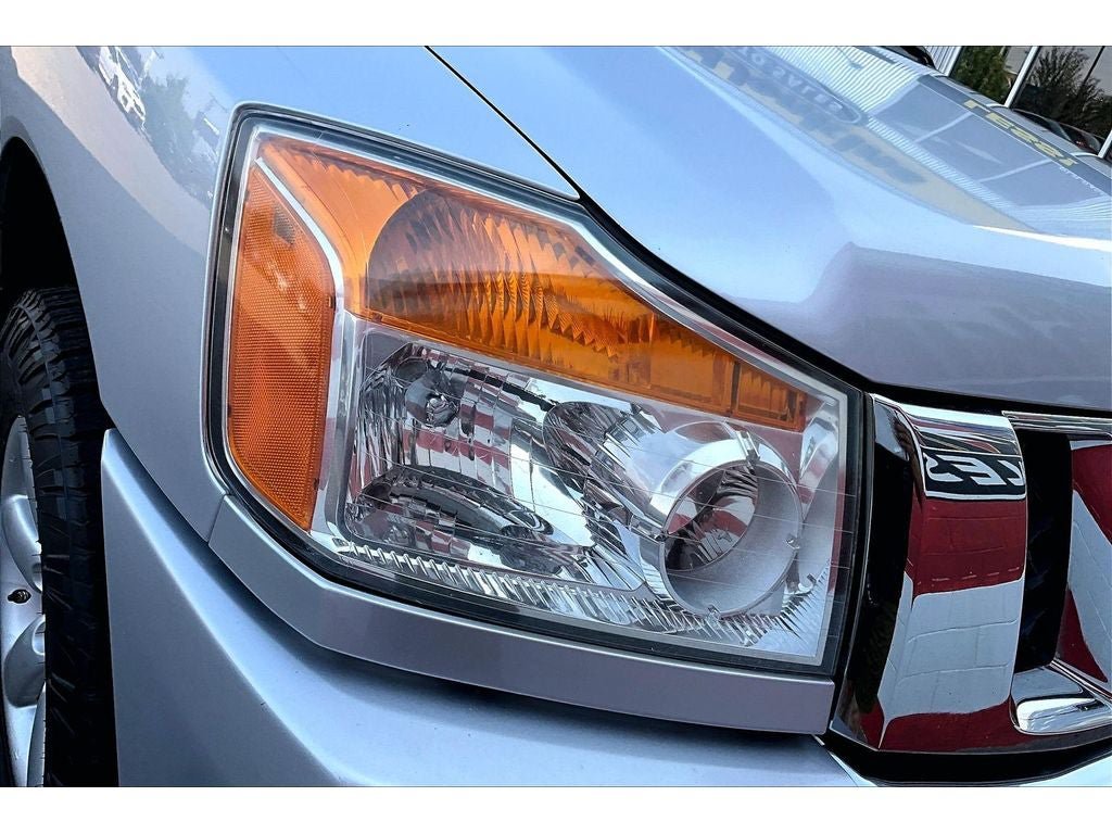 Used 2010 Nissan Titan SE w/ SE Value Truck Pkg AWD/4WD image 30