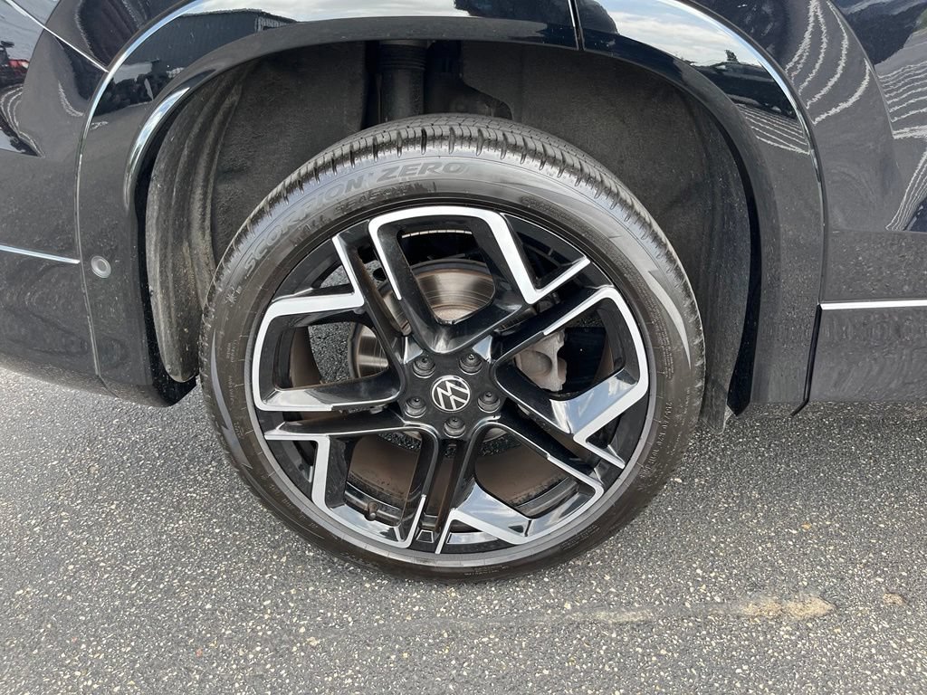 Certified 2025 Volkswagen Tiguan SEL R-Line AWD/4WD image 30