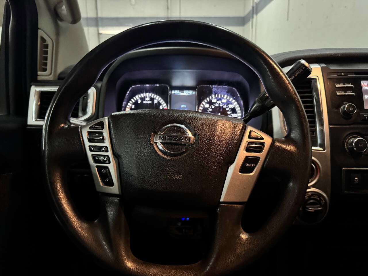 Used 2018 Nissan Titan SV AWD/4WD image 20