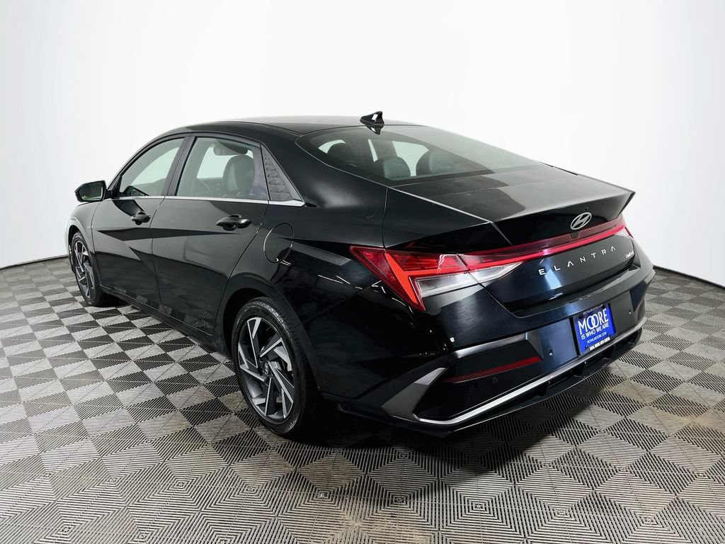 Used 2024 Hyundai Elantra Limited FWD image 5