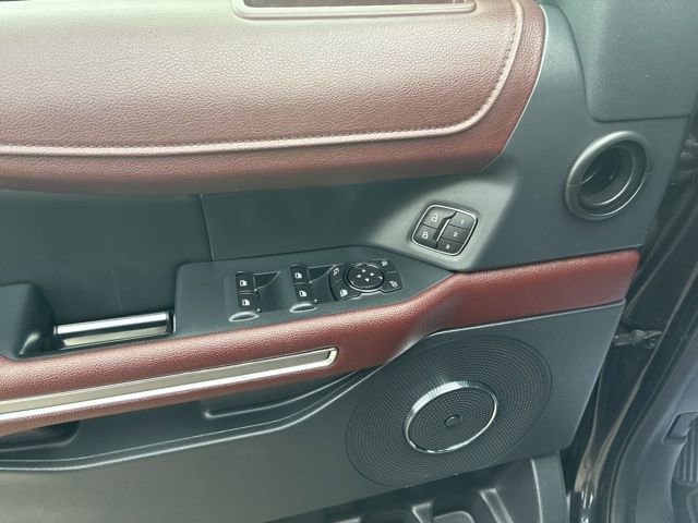 Used 2024 Ford Expedition Limited AWD/4WD image 9