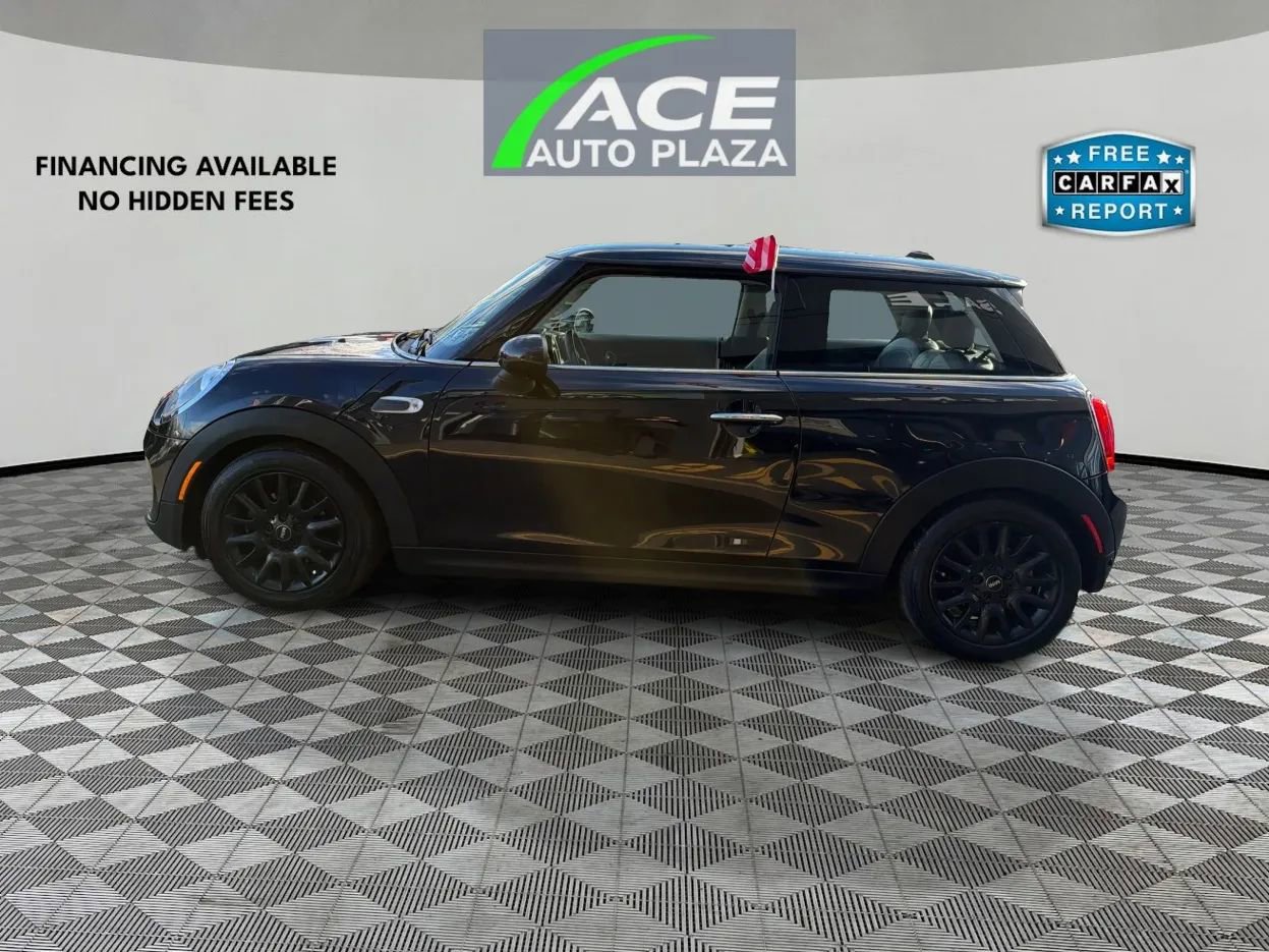 Used 2018 MINI Cooper 2-Door Hardtop w/ Signature Line Package image 8