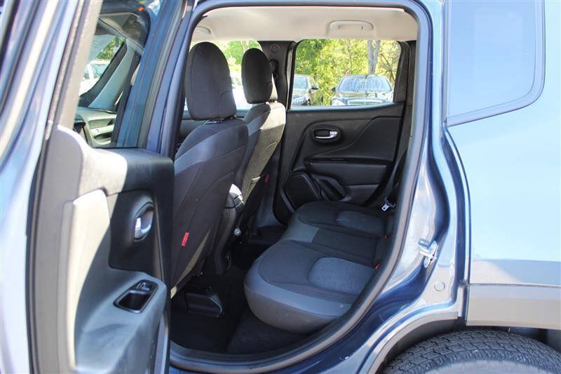 Used 2021 Jeep Renegade Trailhawk AWD/4WD image 22