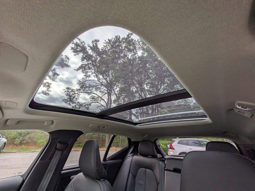 Certified 2023 Volvo XC40 B5 Ultimate w/ Climate Package AWD/4WD image 21