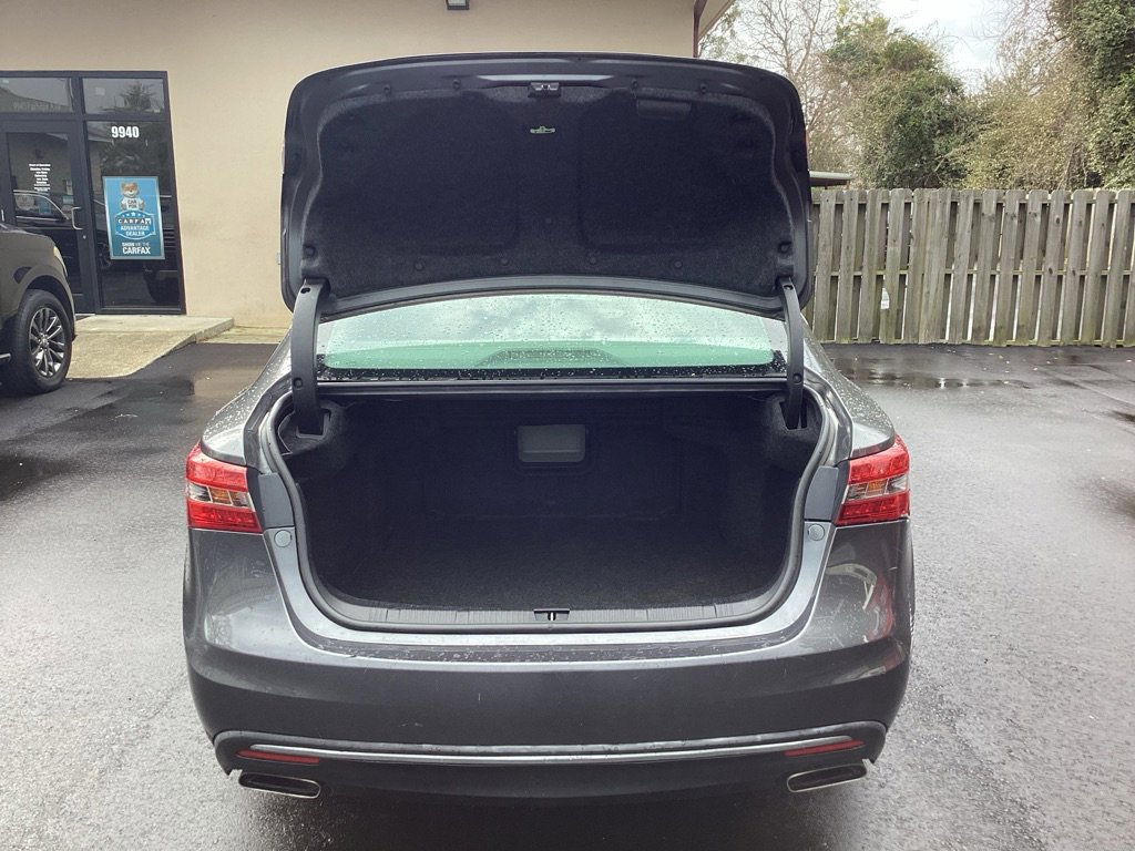 Used 2018 Toyota Avalon XLE image 13