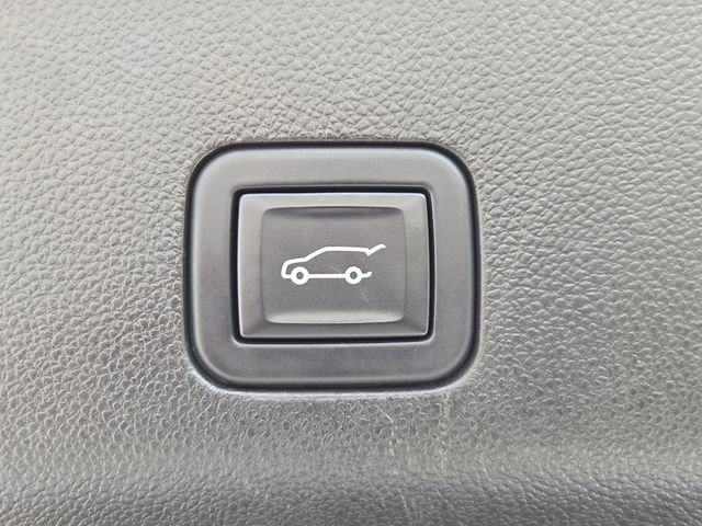 Certified 2023 GMC Yukon XL Denali image 6