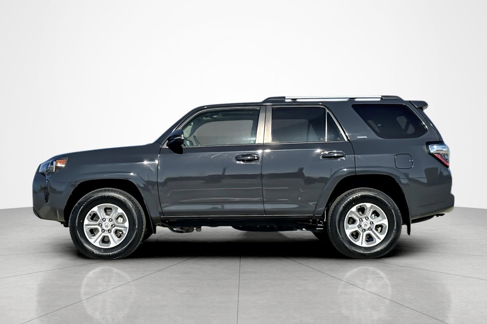 Certified 2024 Toyota 4Runner SR5 Premium w/ Moonroof Package AWD/4WD image 2