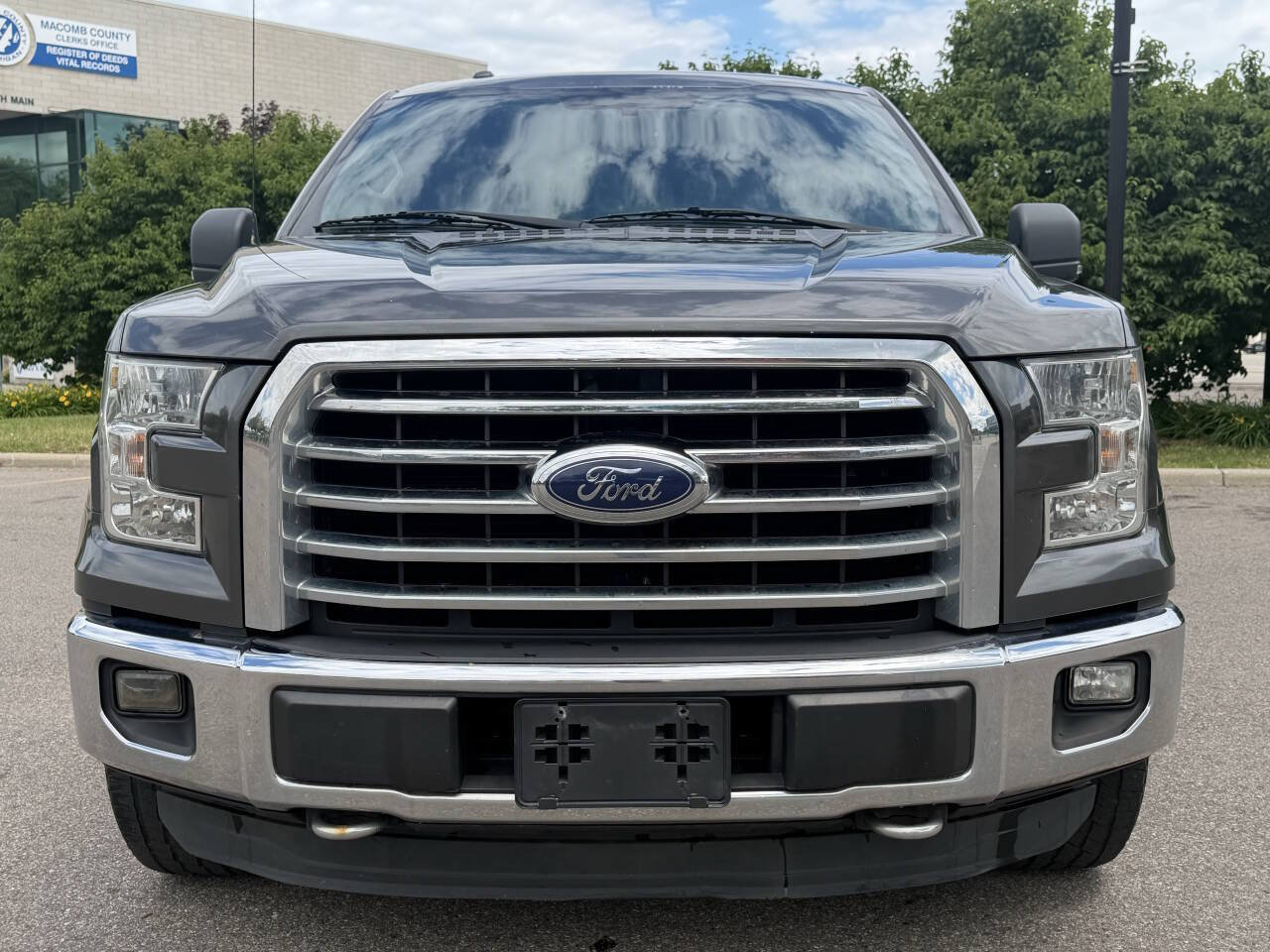 Used 2015 Ford F150 XLT w/ Equipment Group 302A Luxury AWD/4WD image 10
