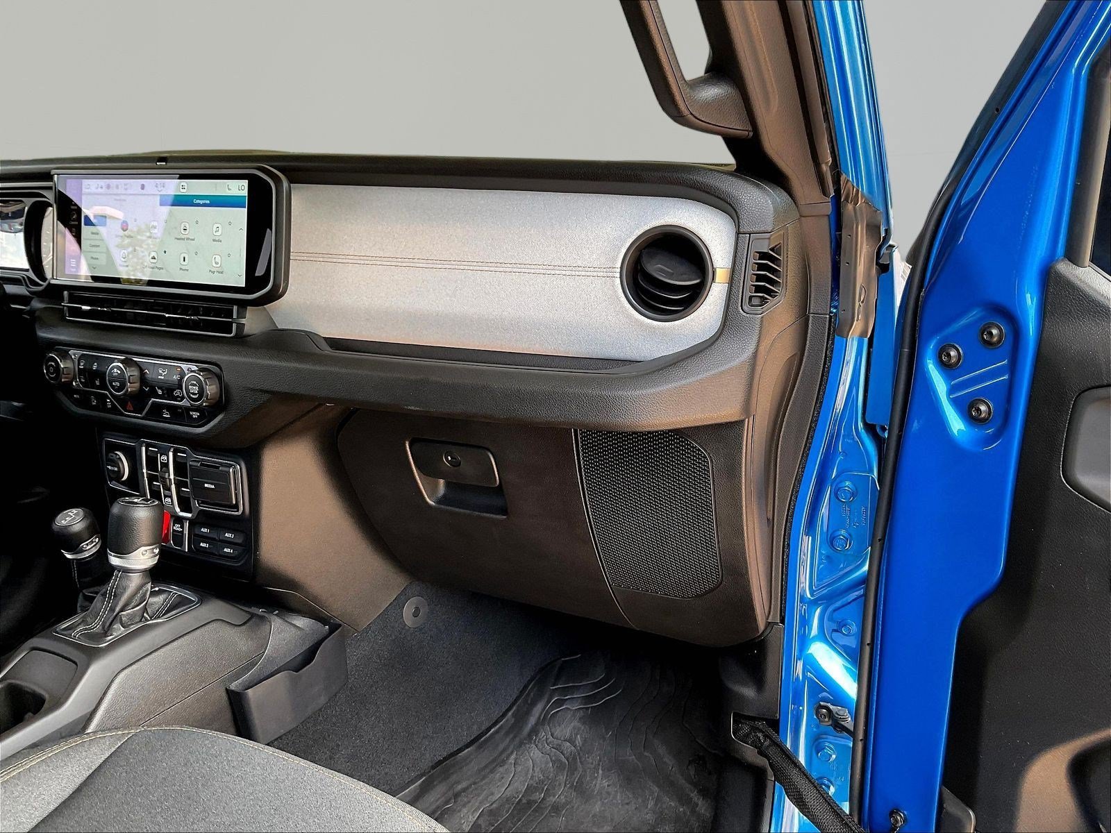 Used 2024 Jeep Wrangler Unlimited Sport AWD/4WD image 26