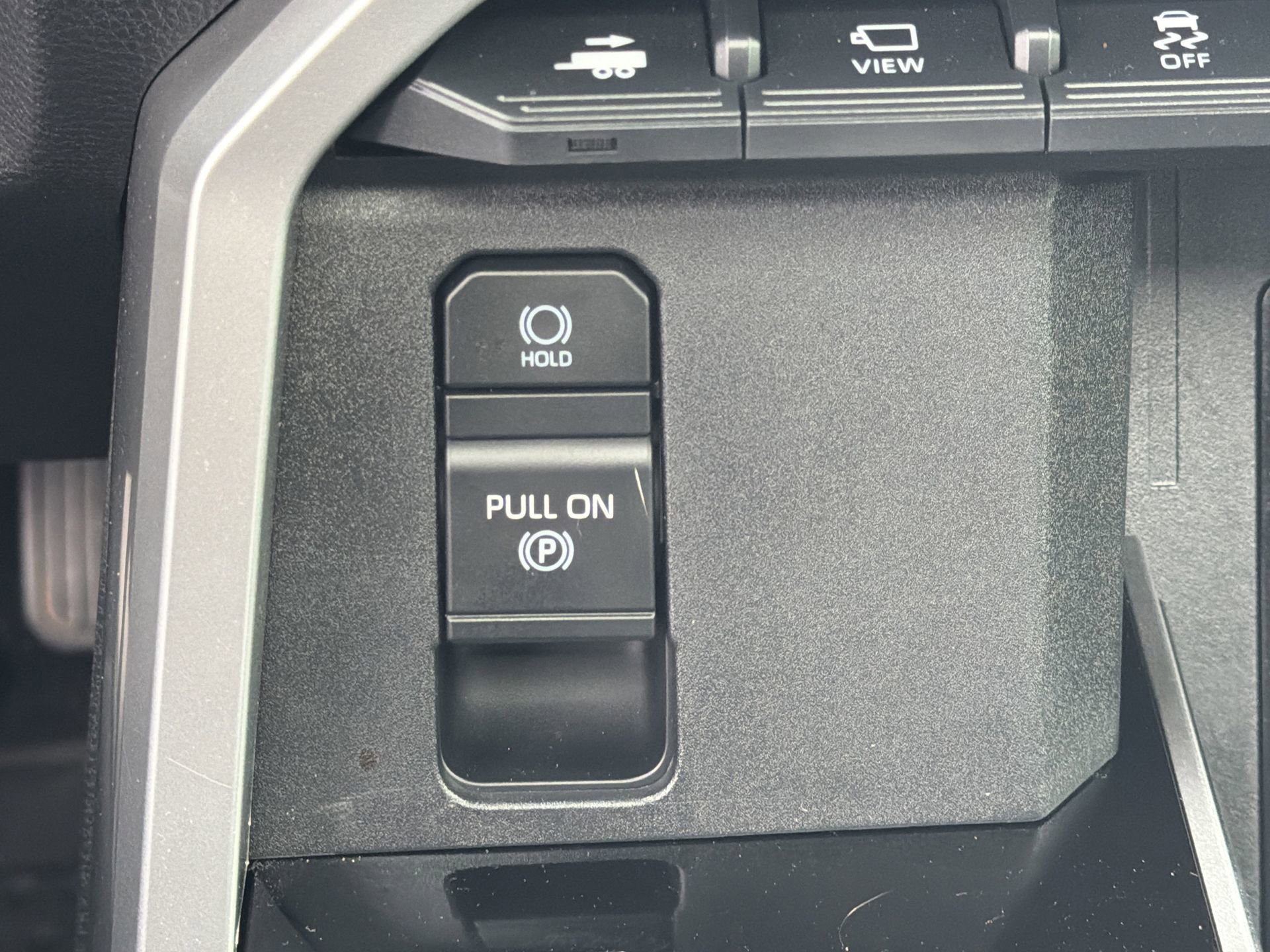Used 2022 Toyota Tundra Platinum w/ Advanced Package AWD/4WD image 9