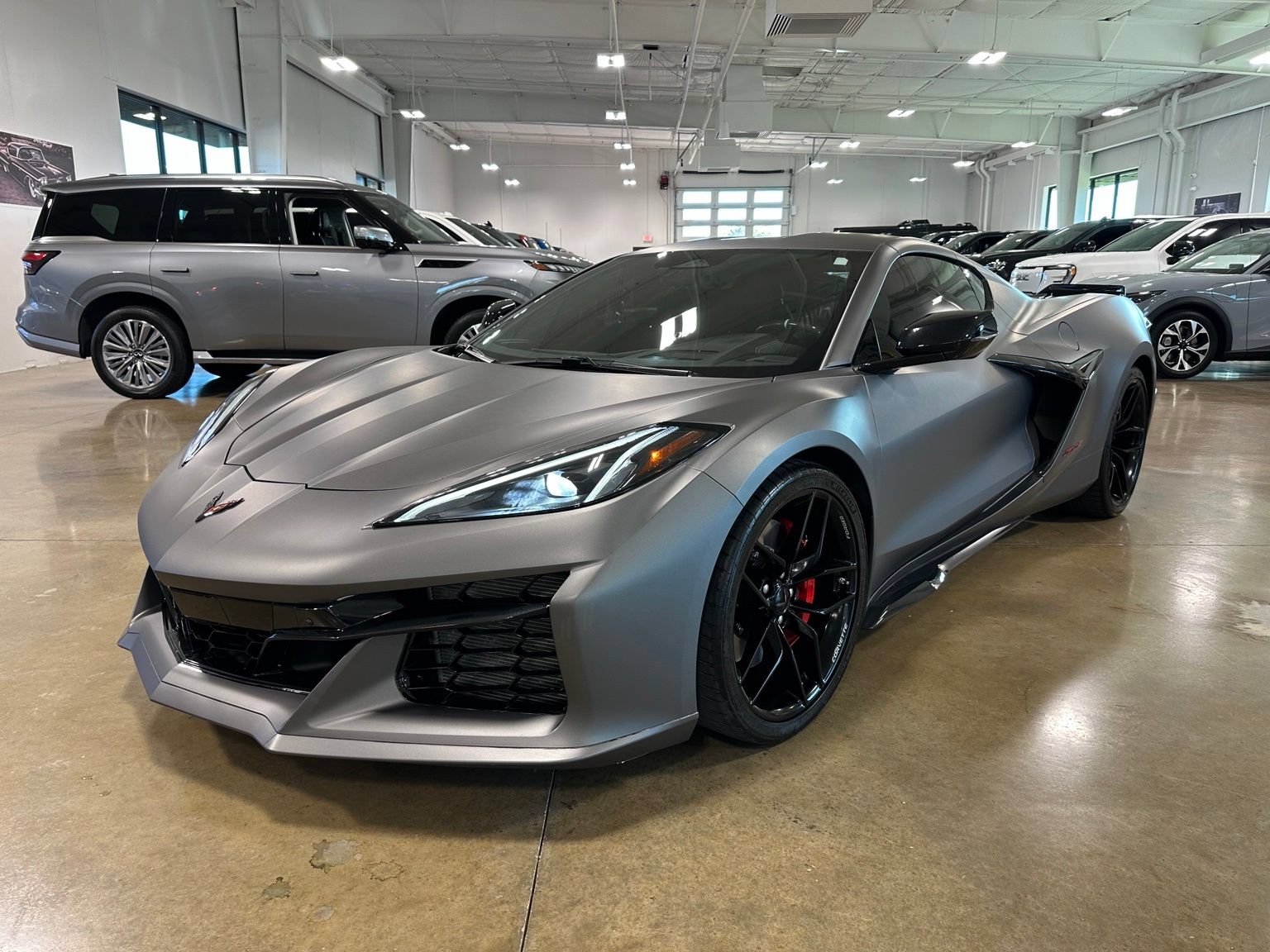Used 2025 Chevrolet Corvette Z06 RWD image 3