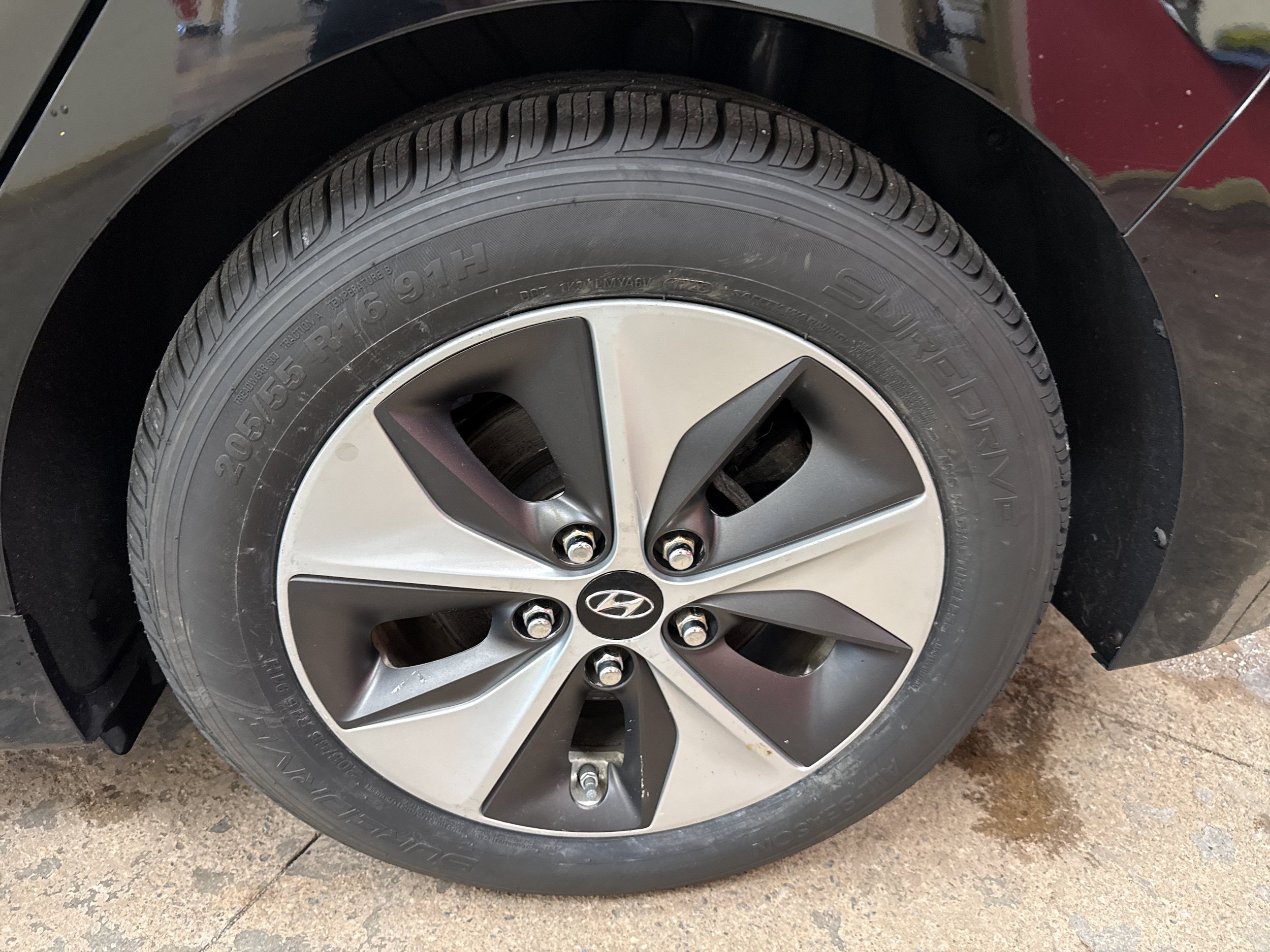 Used 2019 Hyundai Ioniq Limited FWD image 10