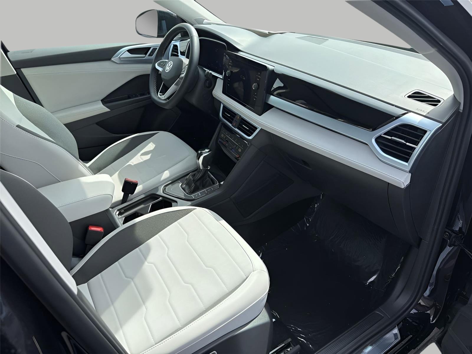 New 2026 Volkswagen Taos SE FWD image 10