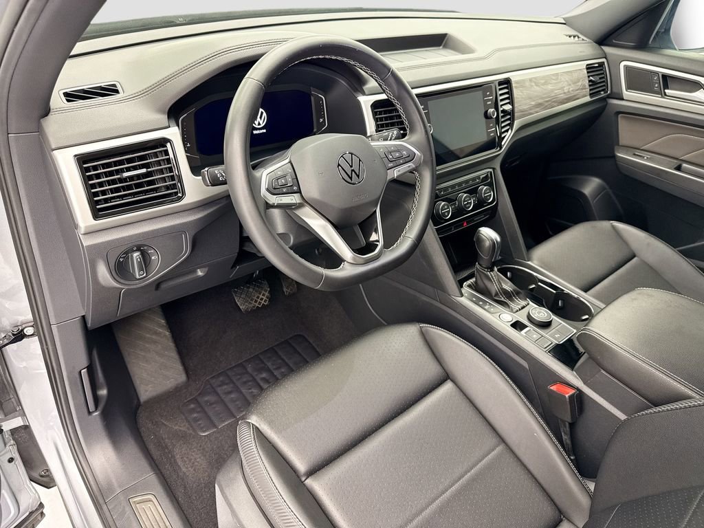 Certified 2023 Volkswagen Atlas Cross Sport SE w/ Black Wheel Package image 9
