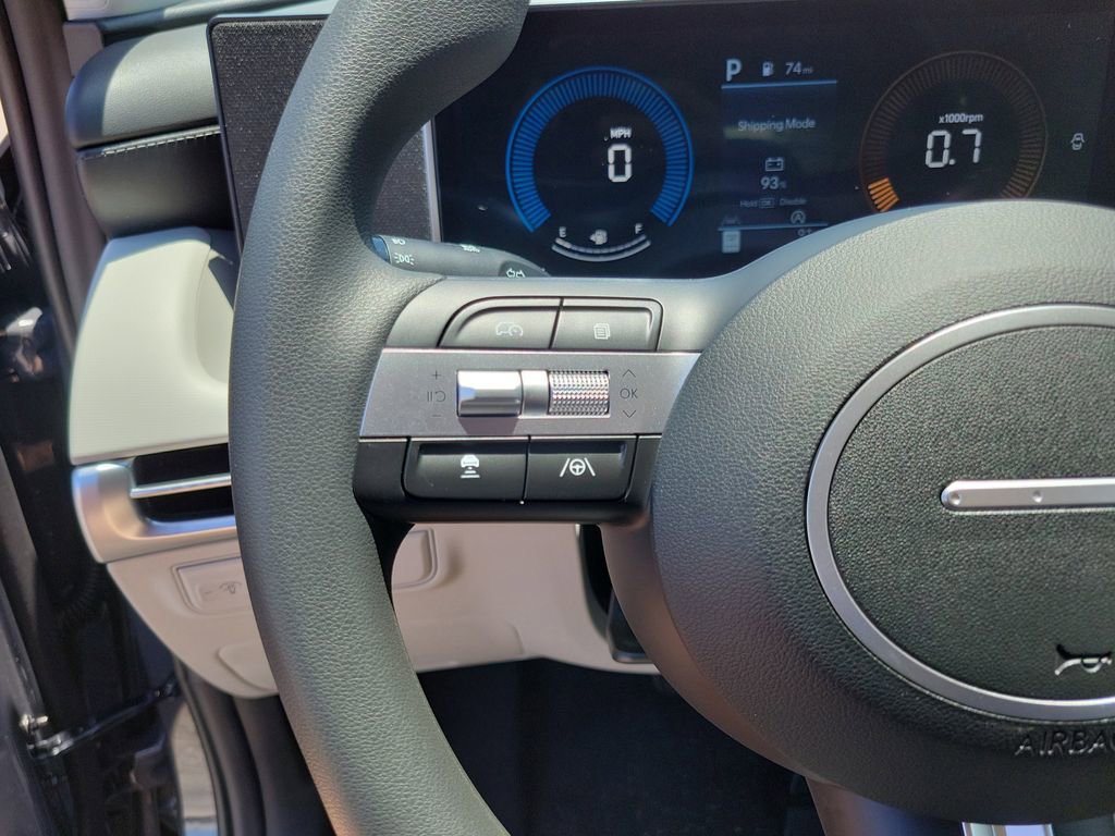 Used 2025 Hyundai Tucson SE image 14