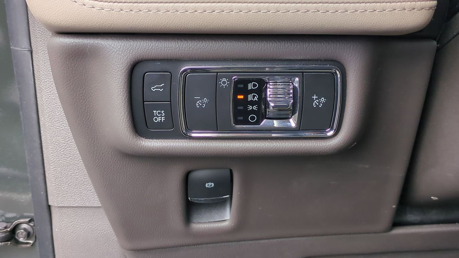 Used 2022 Lincoln Nautilus Reserve image 18