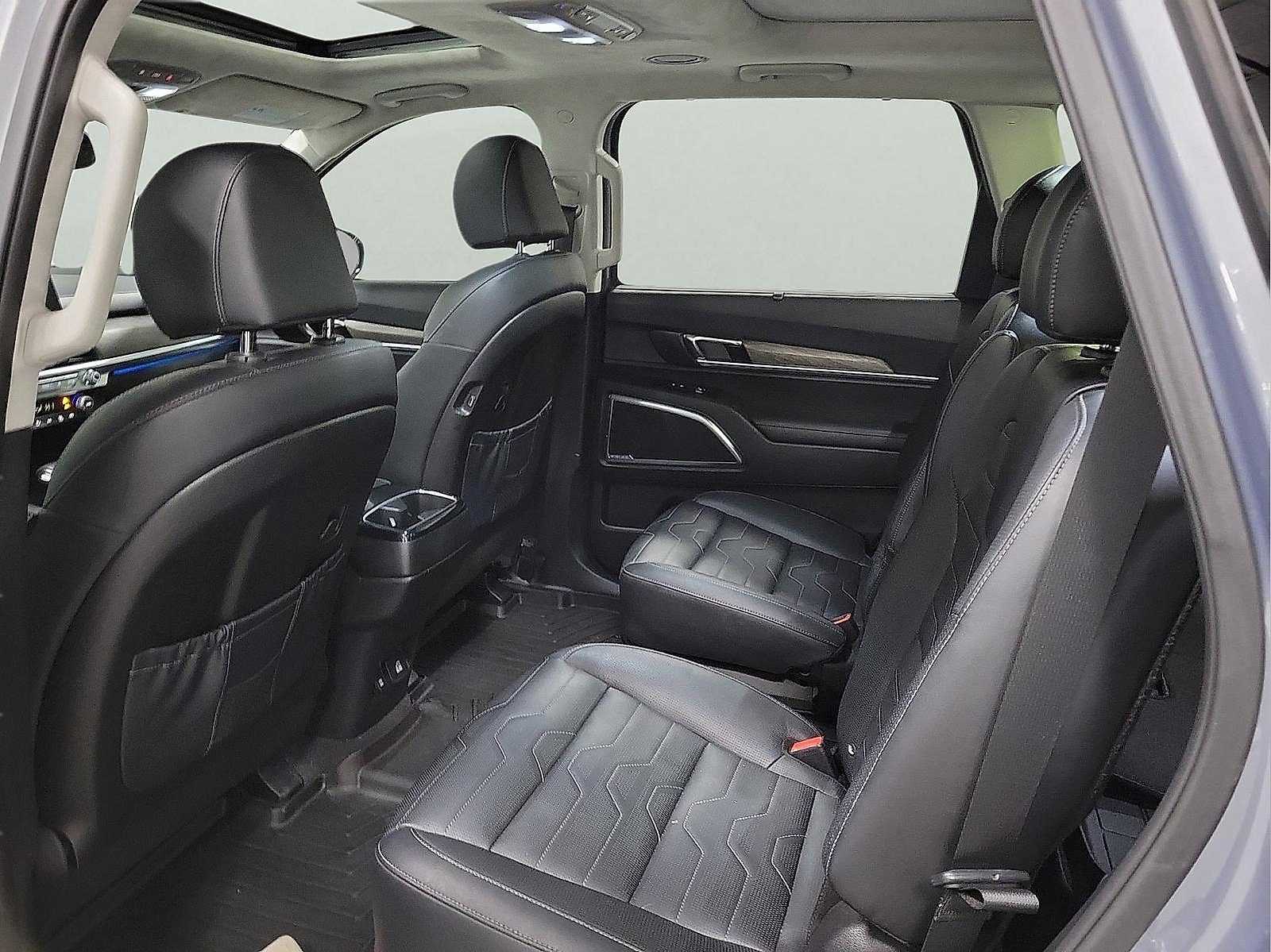 Used 2022 Kia Telluride SX w/ SX Prestige Package AWD/4WD image 9