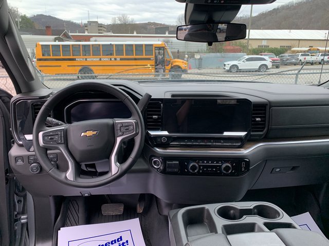 Used 2024 Chevrolet Silverado 1500 LT w/ Z71 Off-Road Package image 14