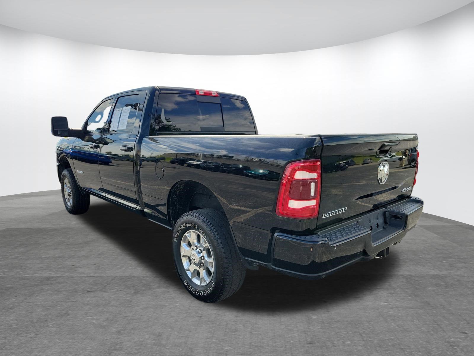 Used 2024 RAM 2500 Laramie w/ Safety Group image 26
