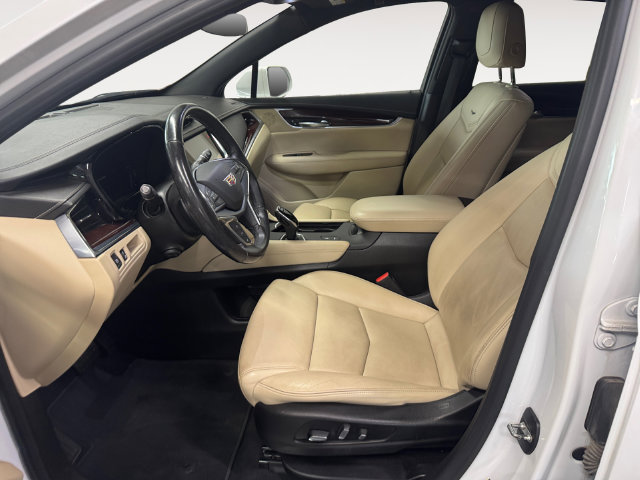 Used 2018 Cadillac XT5 Premium Luxury FWD image 7