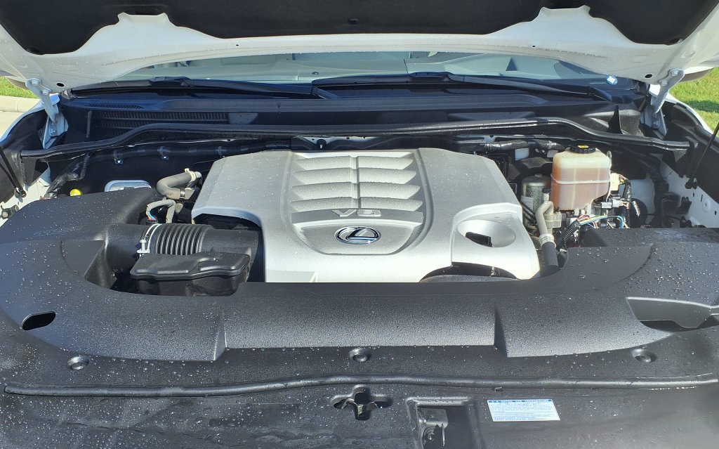 Used 2021 Lexus LX 570 4WD w/ Luxury Package image 37