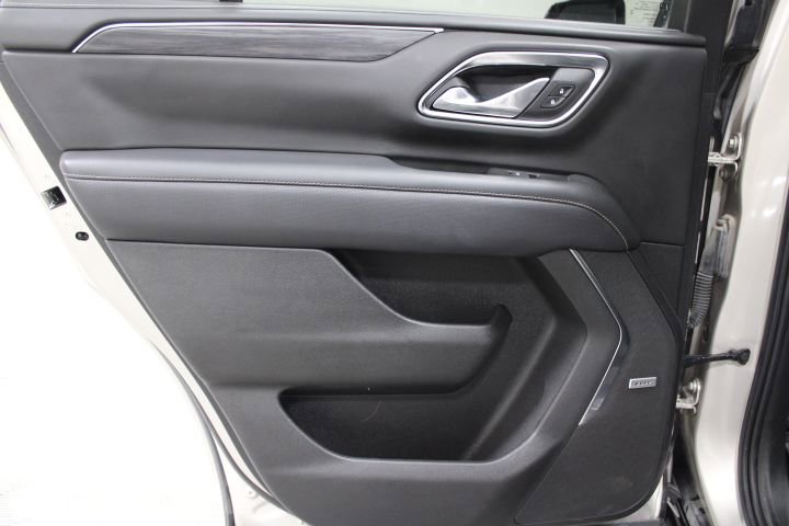 Used 2022 GMC Yukon SLT w/ SLT Premium Package image 23