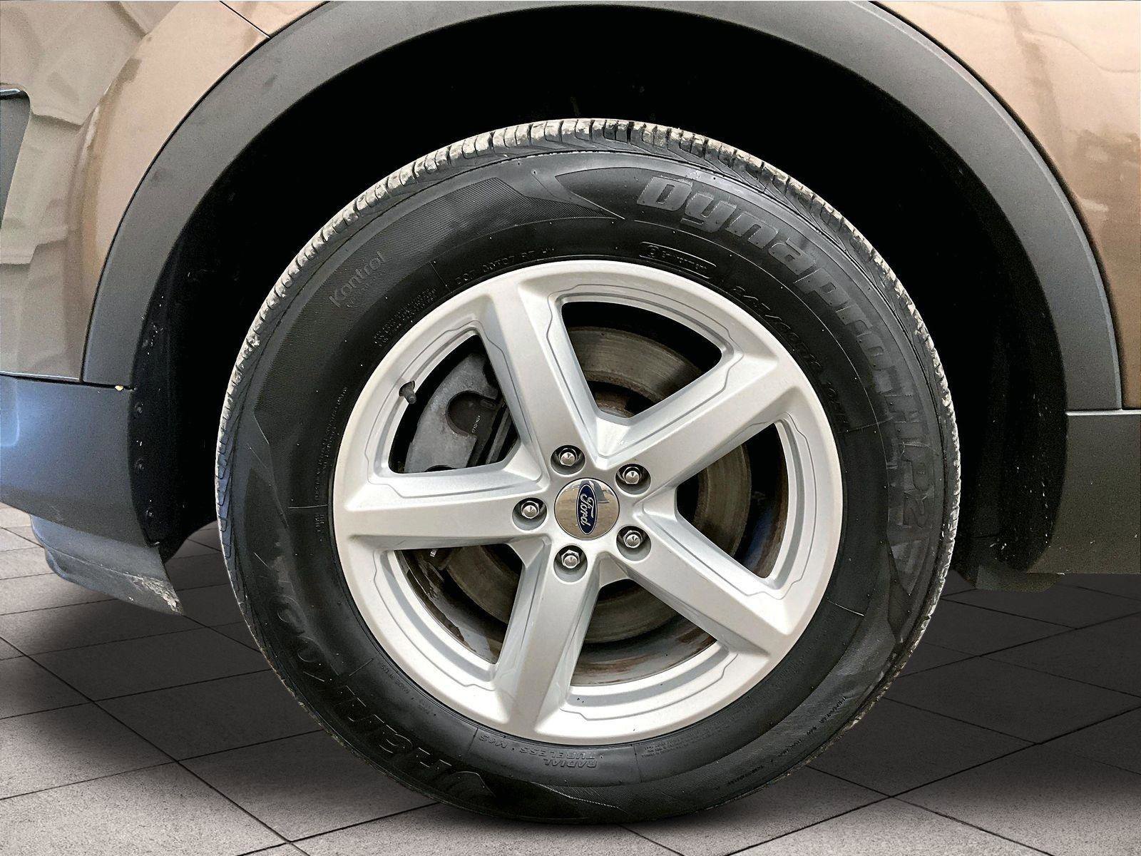 Used 2016 Ford Explorer XLT w/ Equipment Group 201A image 8