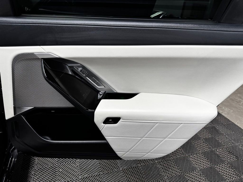 Used 2025 BMW 740i w/ Premium Package image 52