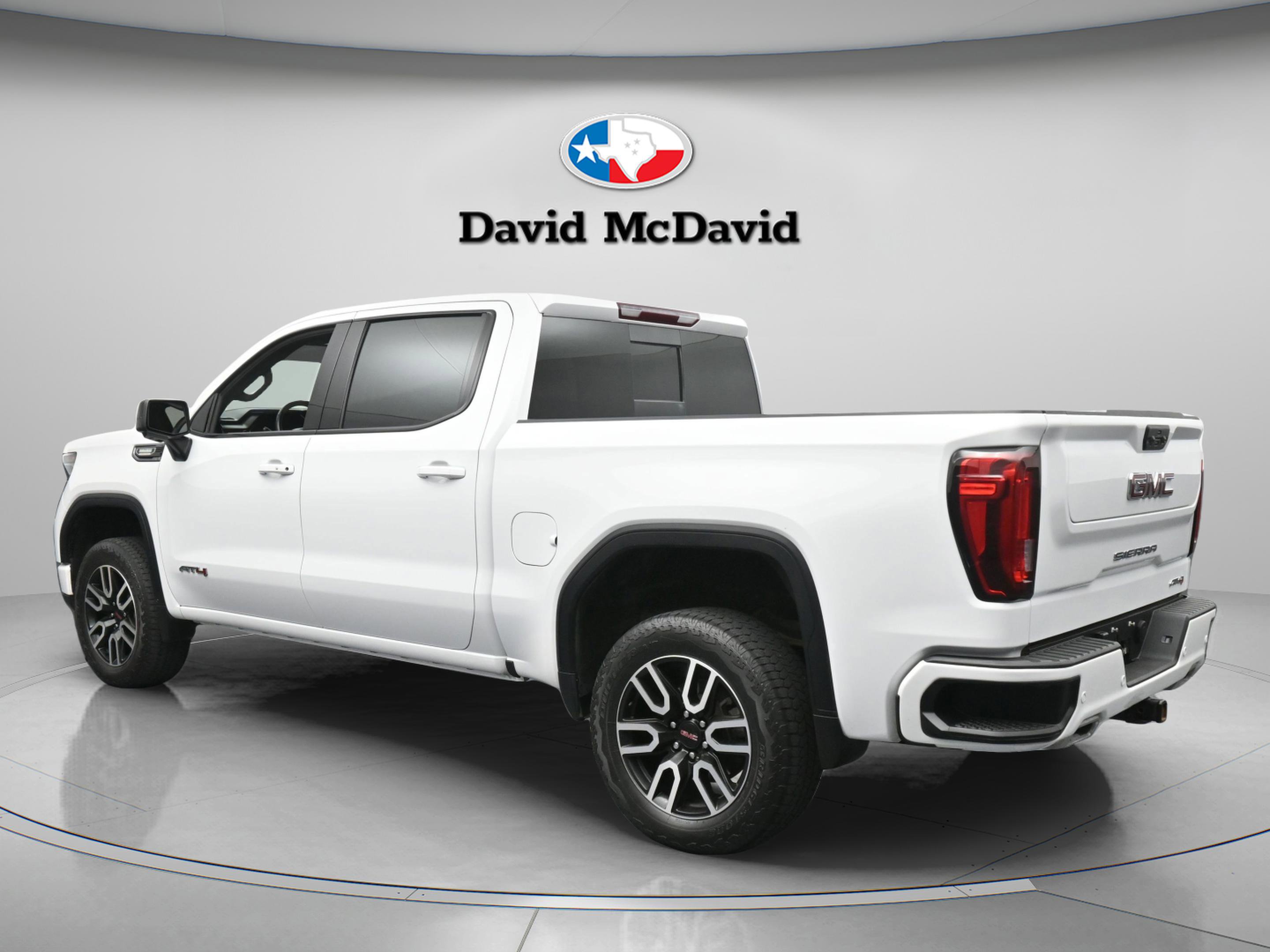 Used 2024 GMC Sierra 1500 AT4 w/ AT4 Preferred Package AWD/4WD image 7