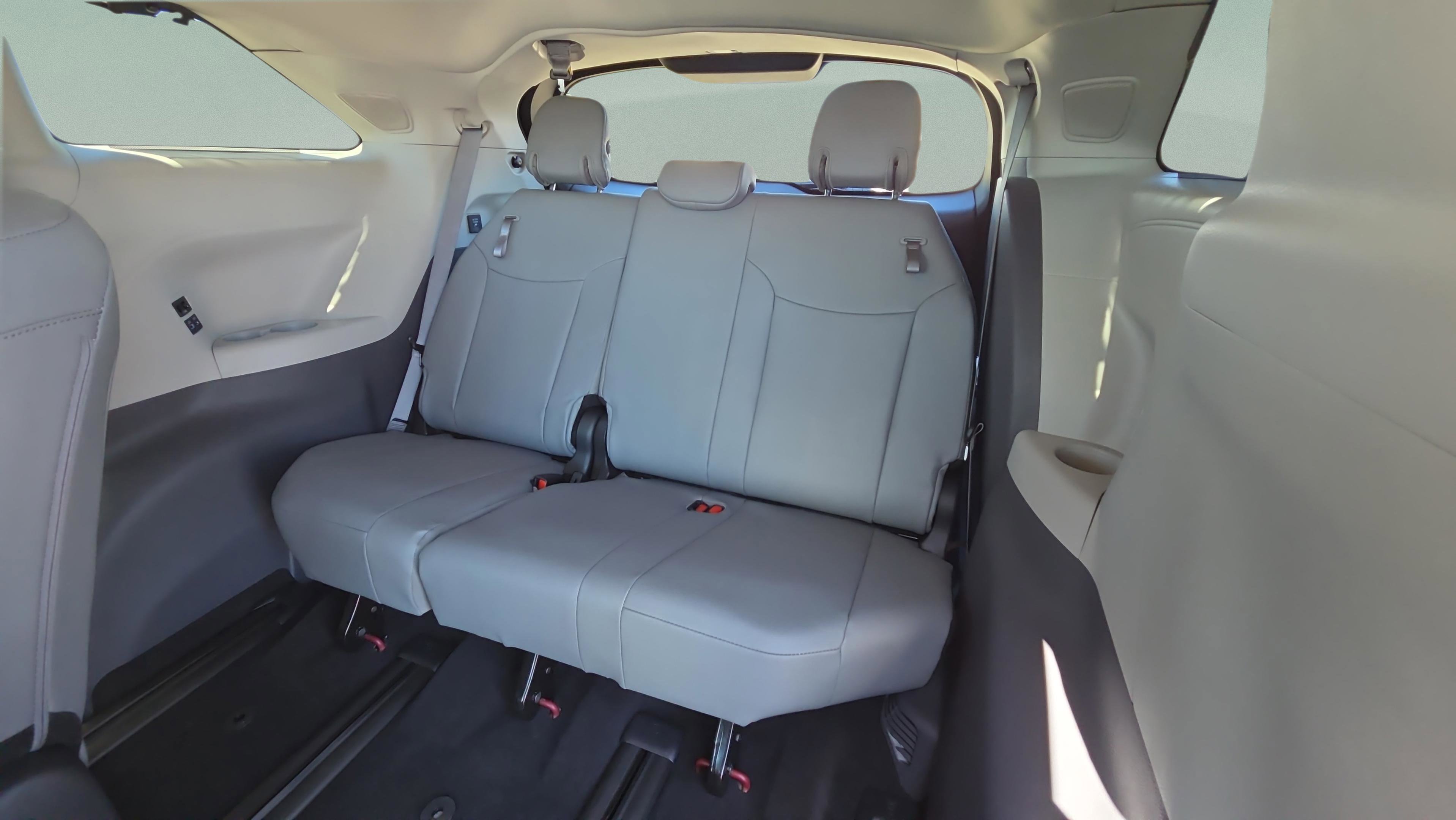 Certified 2023 Toyota Sienna Limited image 15