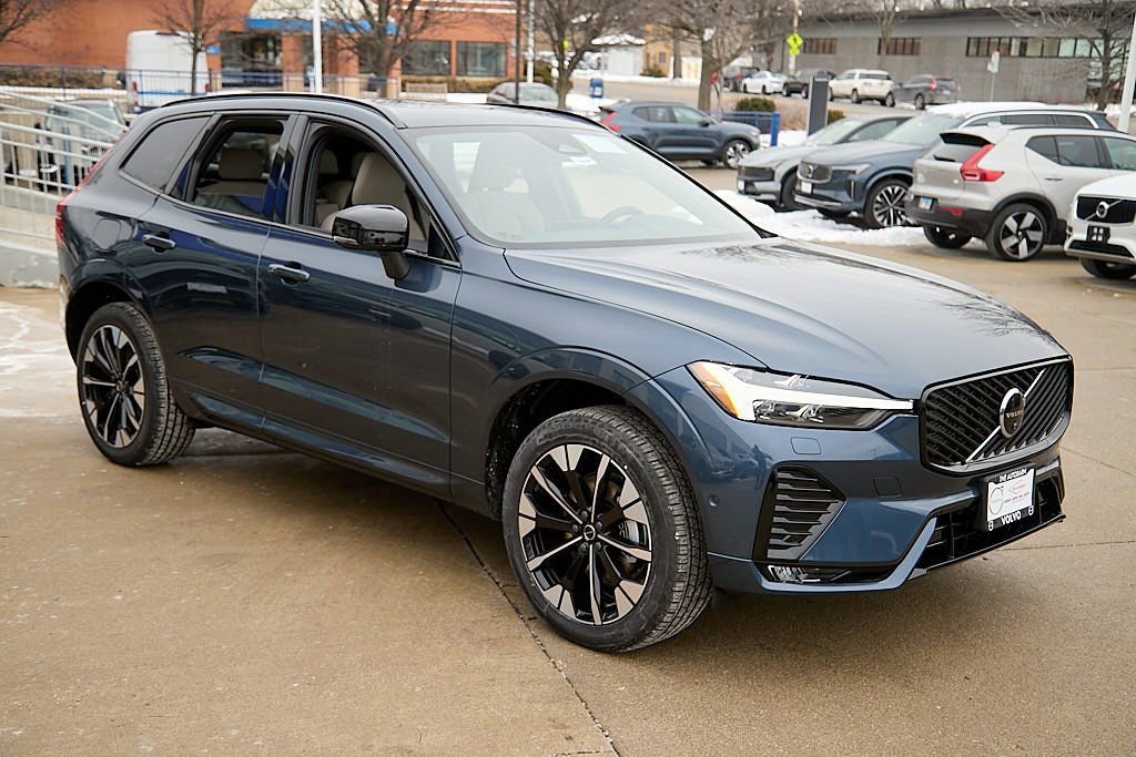 New 2026 Volvo XC60 B5 Plus w/ Protection Package Premier image 4