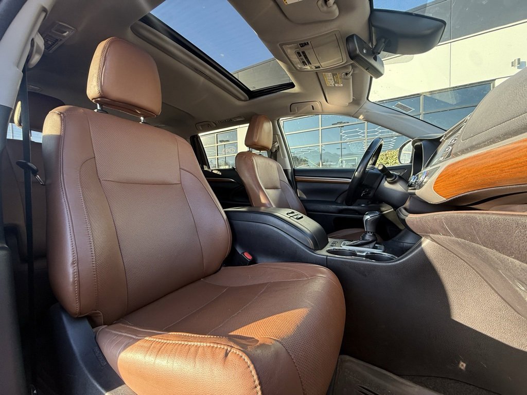 Used 2018 Toyota Highlander Limited image 28