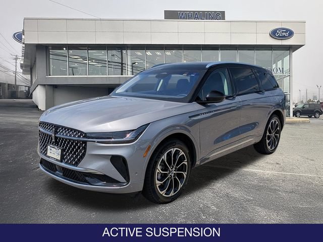 Used 2024 Lincoln Nautilus Reserve AWD/4WD image 3