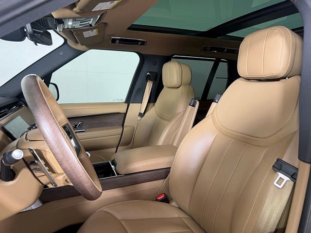 Certified 2025 Land Rover Range Rover SE image 5