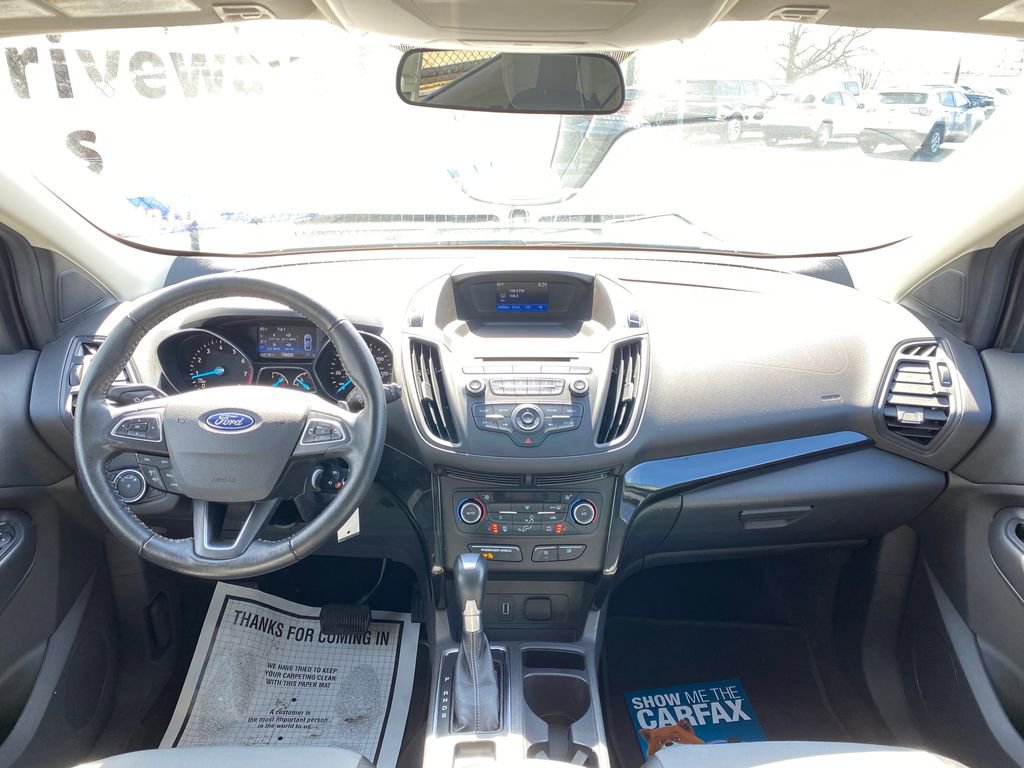 Used 2018 Ford Escape SE w/ SE Sport Appearance Package FWD image 18