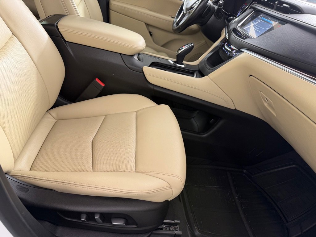 Used 2019 Cadillac XT5 Premium Luxury w/ LPO, Radiant Package image 25
